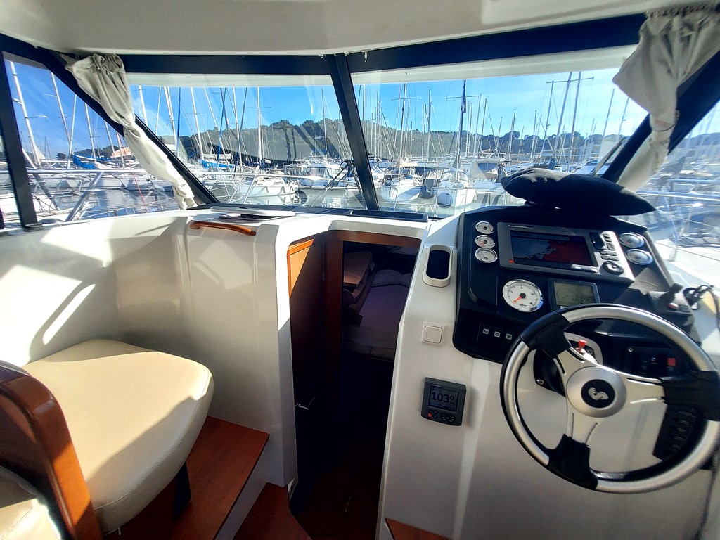 slider 10 Beneteau Antares 30 Fly